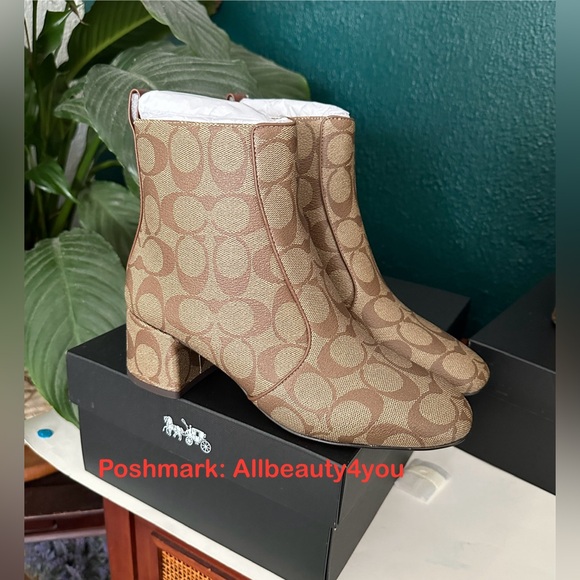 NIB - COACH Noah Bootie In Signature Canvas - size 6 US - Picture 8 of 16